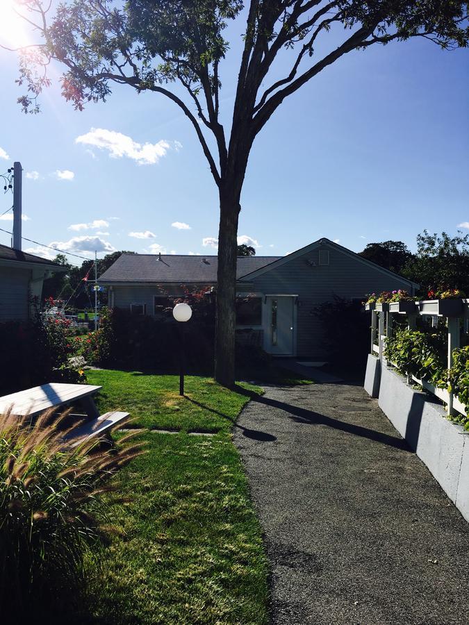 The Drake Inn Hampton Bays Exterior photo