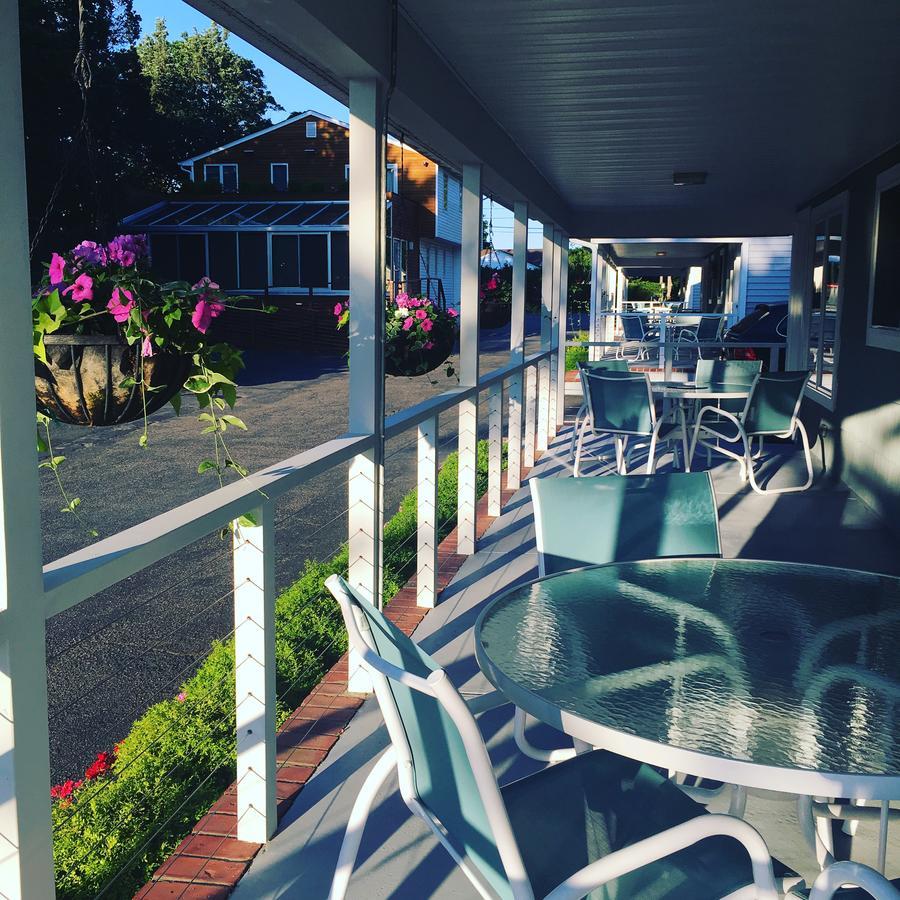 The Drake Inn Hampton Bays Exterior photo